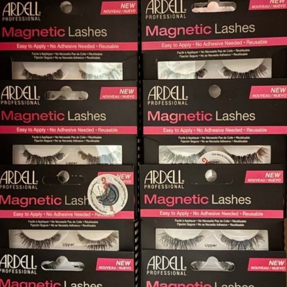 Ardell Magnetic Lashes Bundle 30  Pairs No Glue Reusable Wispy